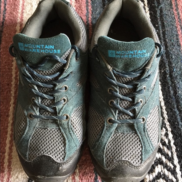 Running Shoes - Picture 1 of 4